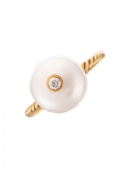 14K GOLD, DIAMOND AND FRESH WATER PEARL DAINTY RING